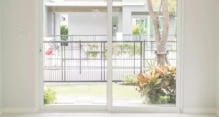 Balcony Screen Door Repair in Spring Hill, FL