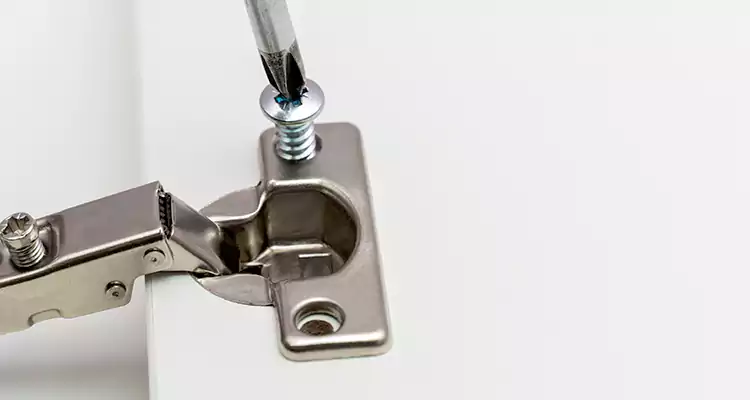 Screen Door Hinge Repair in Spring Hill, FL