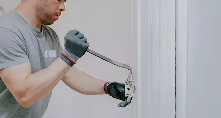 Cracked Door Jamb Repair in Spring Hill, FL