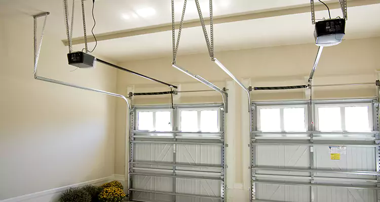 Residential Emergency Garage Door Repair in Spring Hill, FL