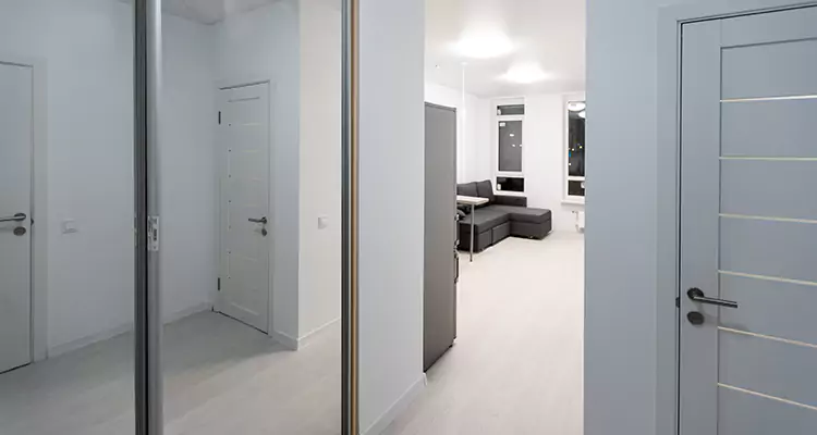 Modern Mirrored Closet Doors Repair in Spring Hill, FL