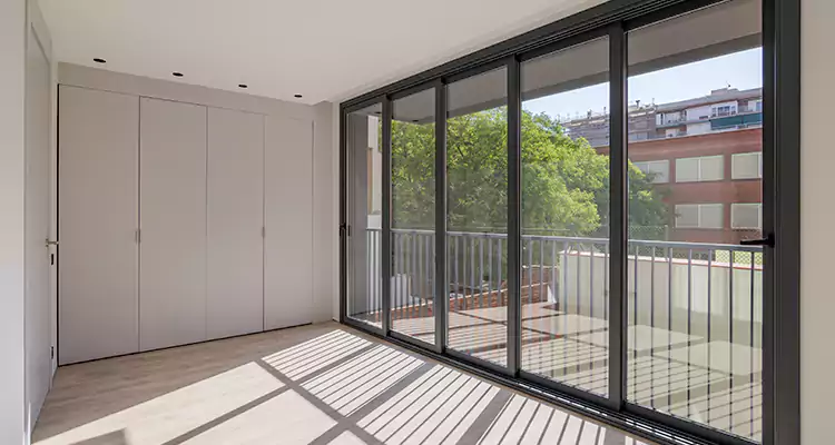 Fix Sliding Screen Door Track in Spring Hill, FL